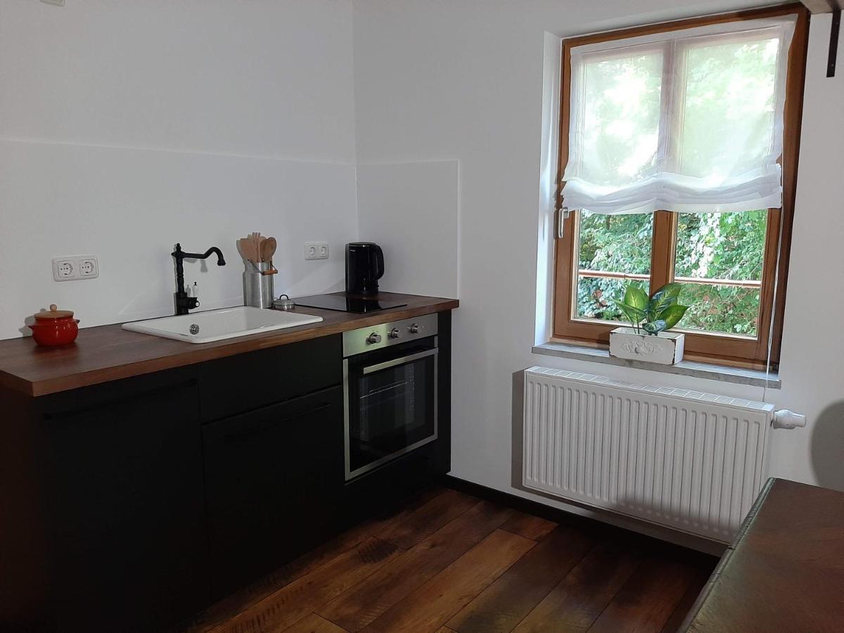 Ferienwohnung Kunst Und Kulturschuppen Hasenmuehle Kammerstein Exterior photo